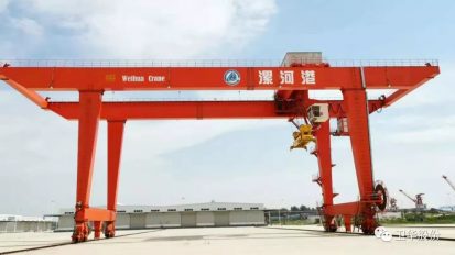   衛(wèi)華起重，飛天入海！